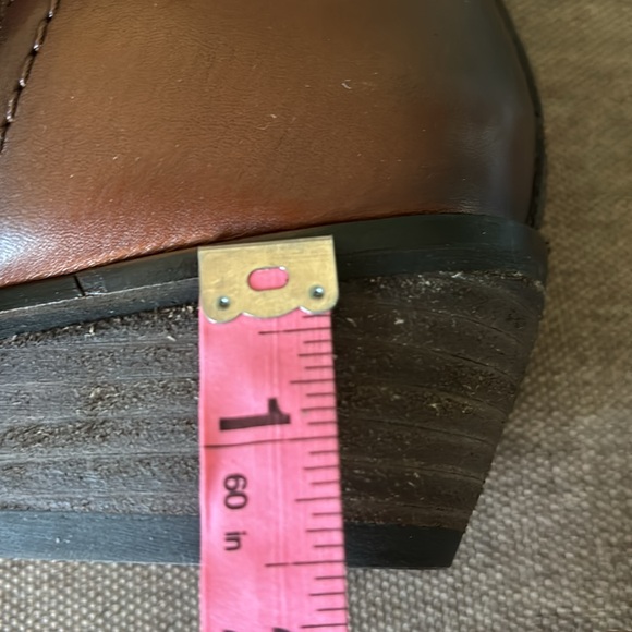 NIB women Sz 8 cognac cut out short low heel booties - Picture 12 of 12